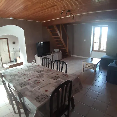 Hébergement de vacances Chez Grand-mère Le Monteil (Cantal)
